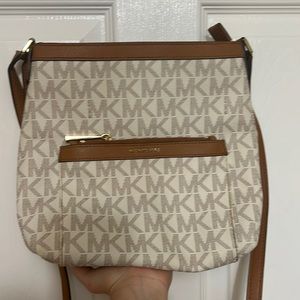 Michael Kors Crossbody Bag